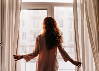 Janelas valorizam e equilibram a entrada de luz