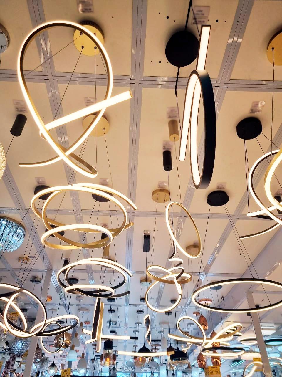 Os pendentes Luzic® são a escolha ideal para quem busca uma iluminação que vai além do básico, unindo eficiência, beleza e um toque de exclusividade.