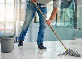 Como Limpar Porcelanato sem Danificar: Guia Completo para Manter o Piso Sempre Bonito